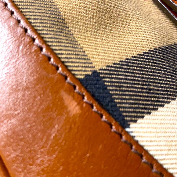 😍Burberry Crossbody with price Tag - Picture 14 of 15
